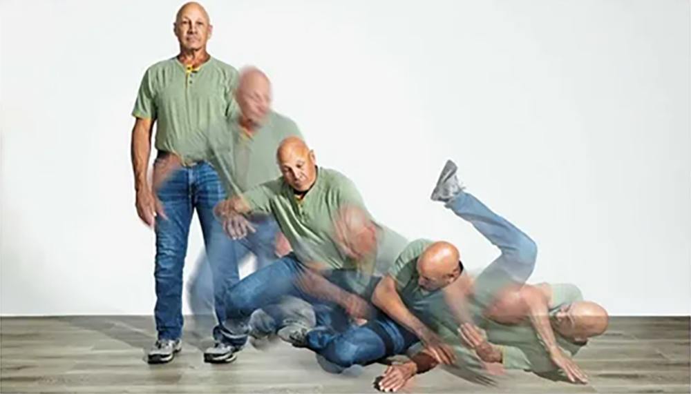 跌倒是老年人意外傷害死亡的首要原因！不同跌倒姿勢(shì)哪個(gè)傷害大？